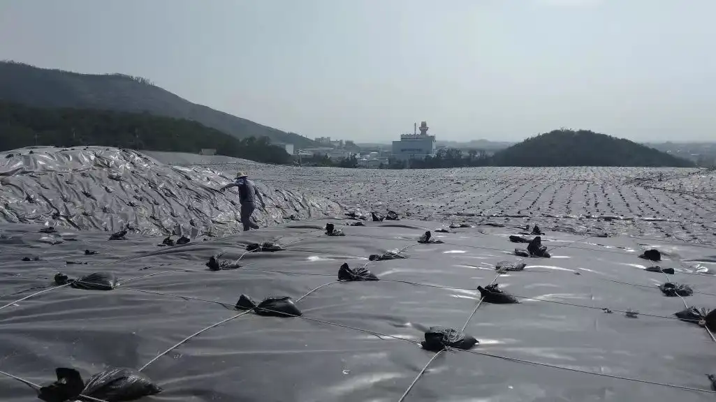 How to construct special geomembrane for tailings pond?